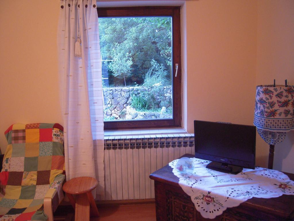 Apartments Ljuba I Mare Malinska Room photo